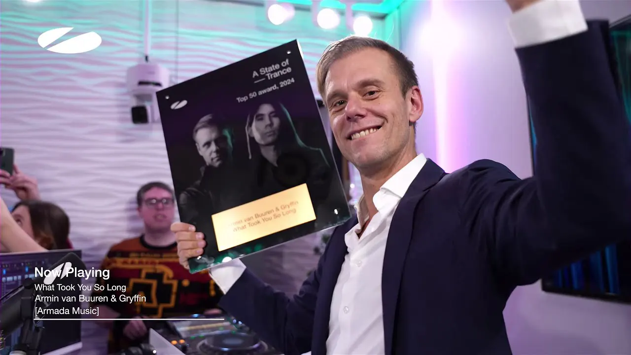 Armin van Buuren célèbre la victoire de 'What Took You So Long', sacré Tune Of The Year 2024 dans le Top 50 A State Of Trance.